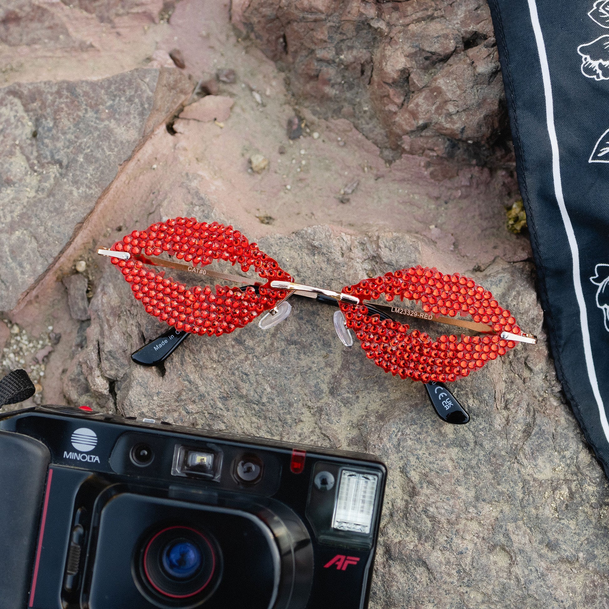 KISS ME Trendy Sunglasses